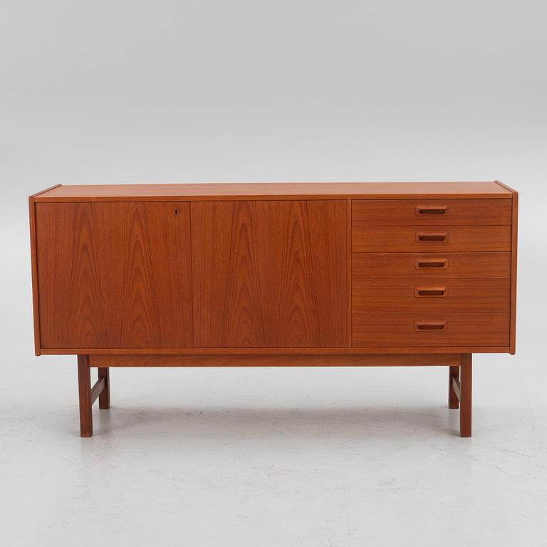 Sideboard, omkring 1900-talets mitt.
