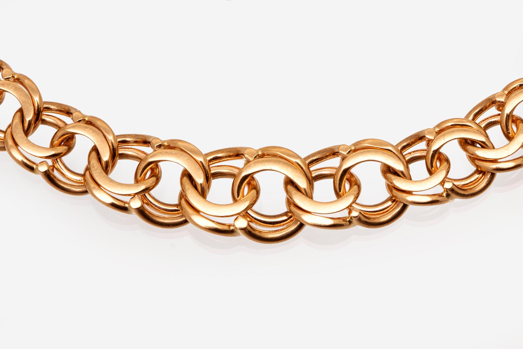 Necklace 18K guld, graduated, 47,7 g, length and widest part approx 48 x 1 cm.