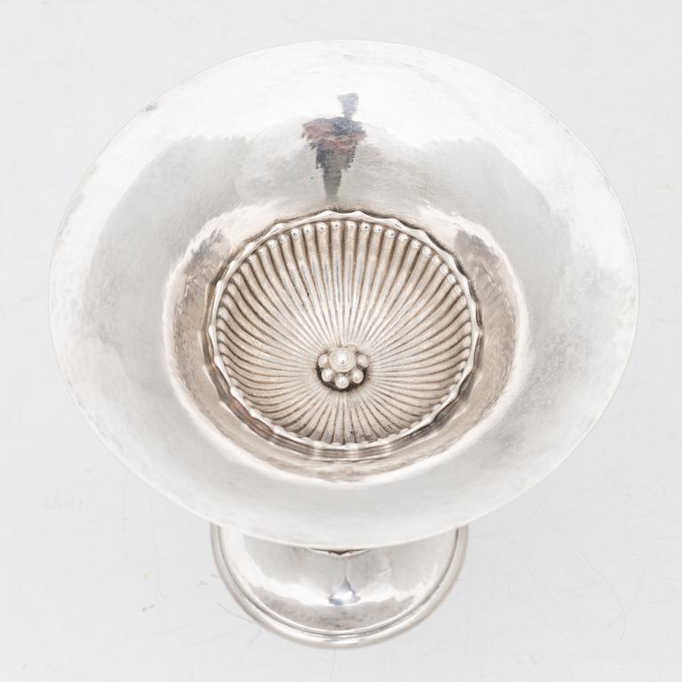 Footed bowl, silver, 20th century.
