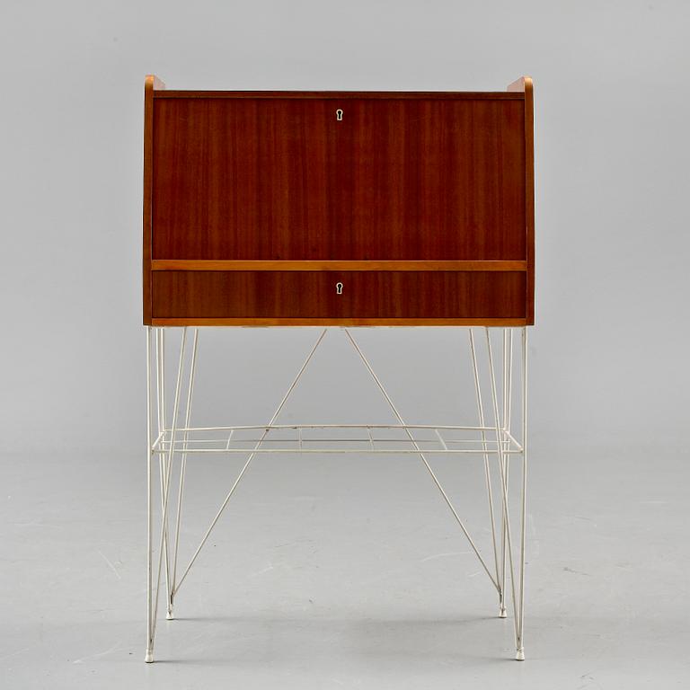 SEKRETÄR, 1900-talets mitt.