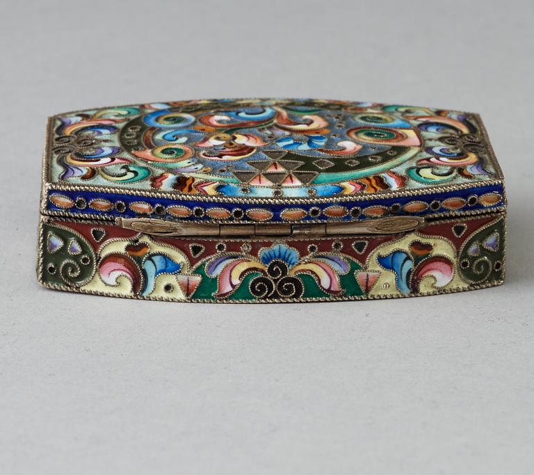 A Russian silver-gilt and enamel snuff-box, unidentified makers mark, Moscow 1908-1917.