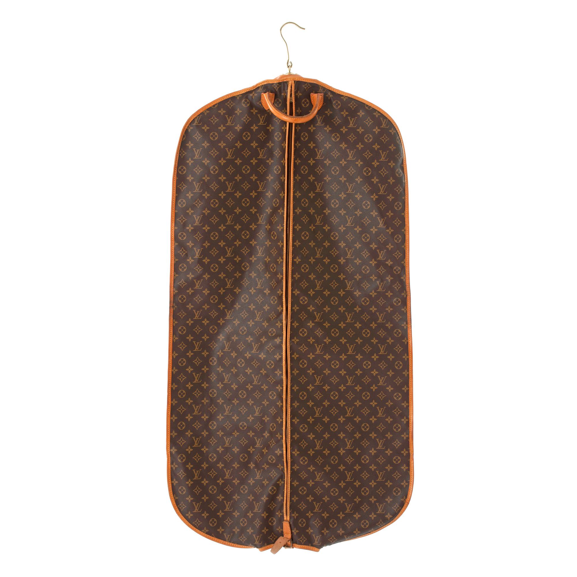 LOUIS VUITTON, resegarderob, "Garment Cover".