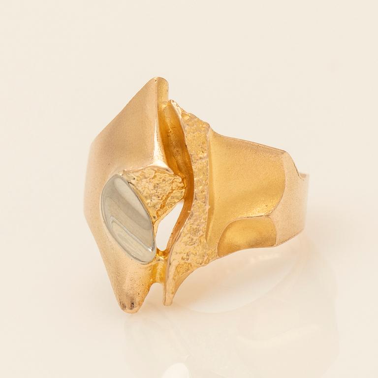 Björn Weckström, ring, "Geisir", 14K gold, Lapponia, Finland.
