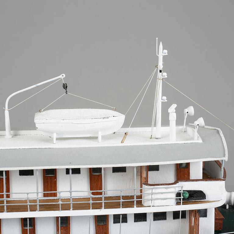 FARTYGSMODELL, 2000-tal. Föreställande Juno, i trafik på Göta Kanal.