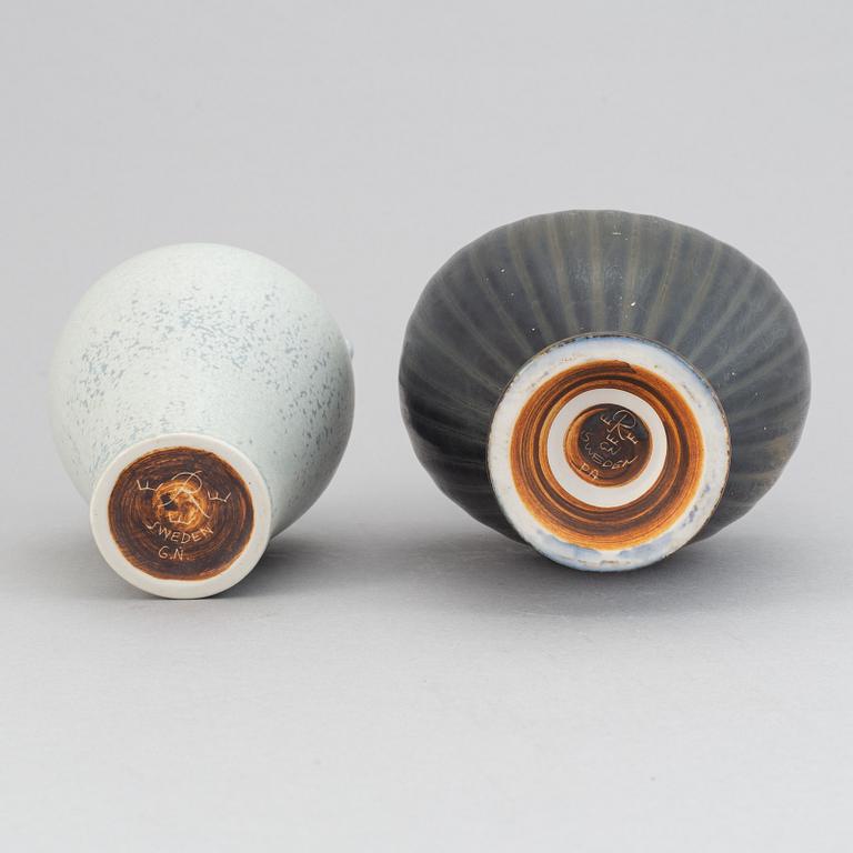 Gunnar Nylund, a set of two stoneware jugs and a vase, Rörstrand, 1950's/60's.