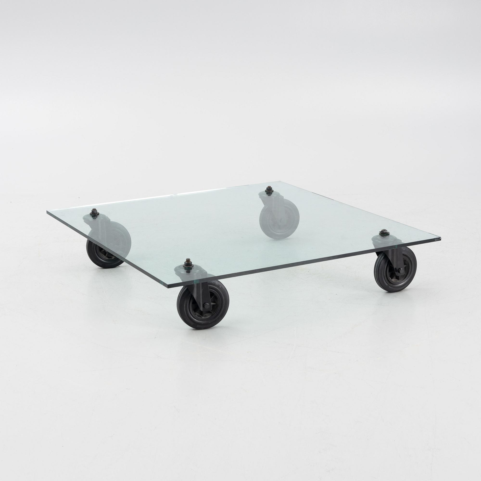 Gae Aulenti, soffbord, "Tavolo con Ruote", Fontana Arte, Italien sent 1900-tal/2000-tal.