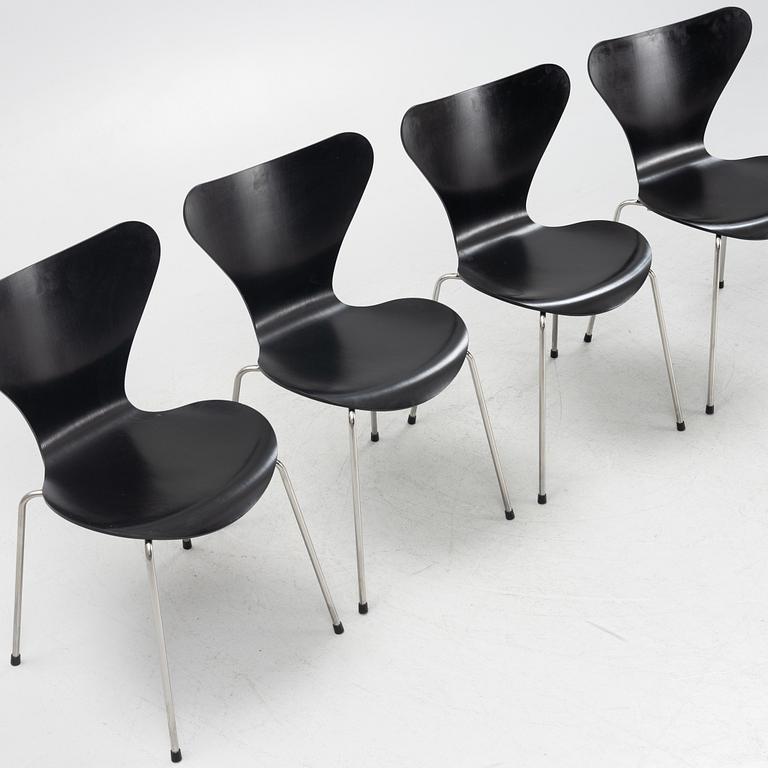 Arne Jacobsen, stolar, 4 st, "Sjuan", Fritz Hansen, Danmark, 2007.