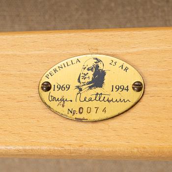 Bruno Mathsson, fåtölj, "Pernilla", DUX, 1900-talets andra hälft.