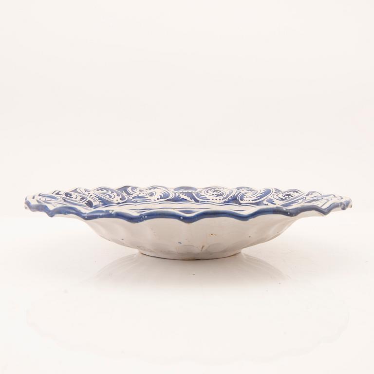 Buckelfat Holland 18th century faience.