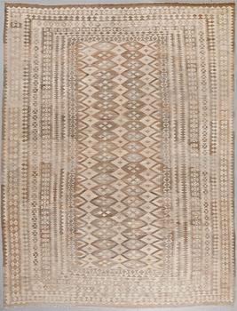 A kelim rug, ca 400 x 307 cm.