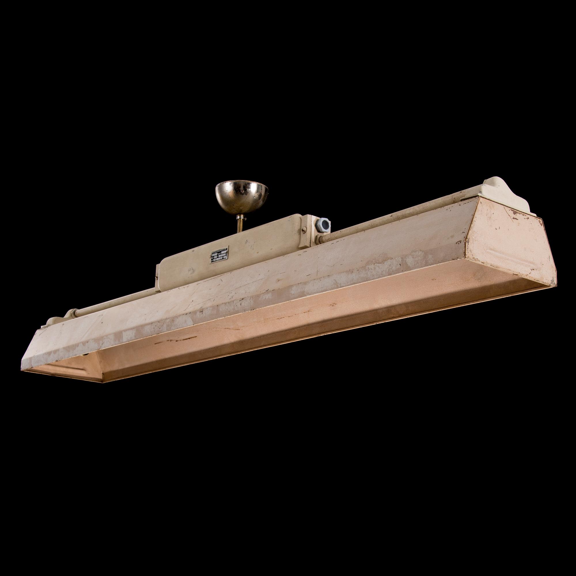 A mid 20th century Finnsh '415/1-3' industrial light for Metallivalmiste.