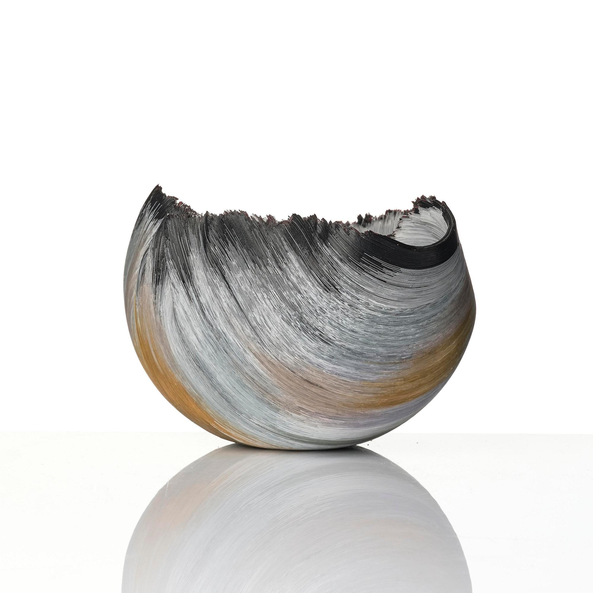 Mary Ann Toots Zynsky, a filet-de-verre glass bowl, Seattle, USA.