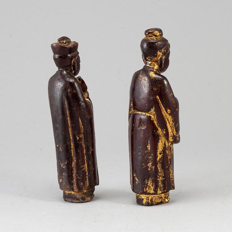 Two wooden and gilt figures, QIng dynasty, 18th/19th century.