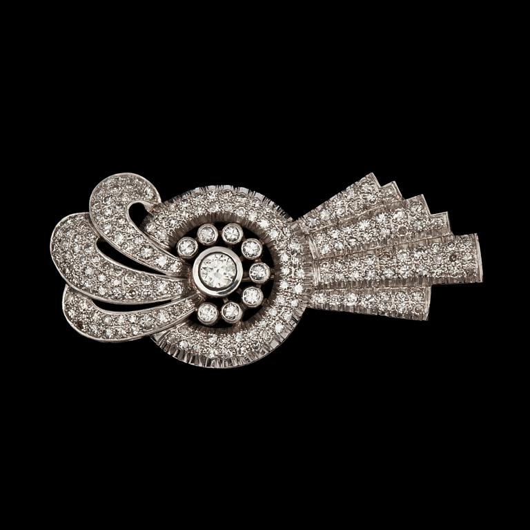 BROSCH med gammal- och åttkantslipade diamanter totalt ca 2.20 ct.