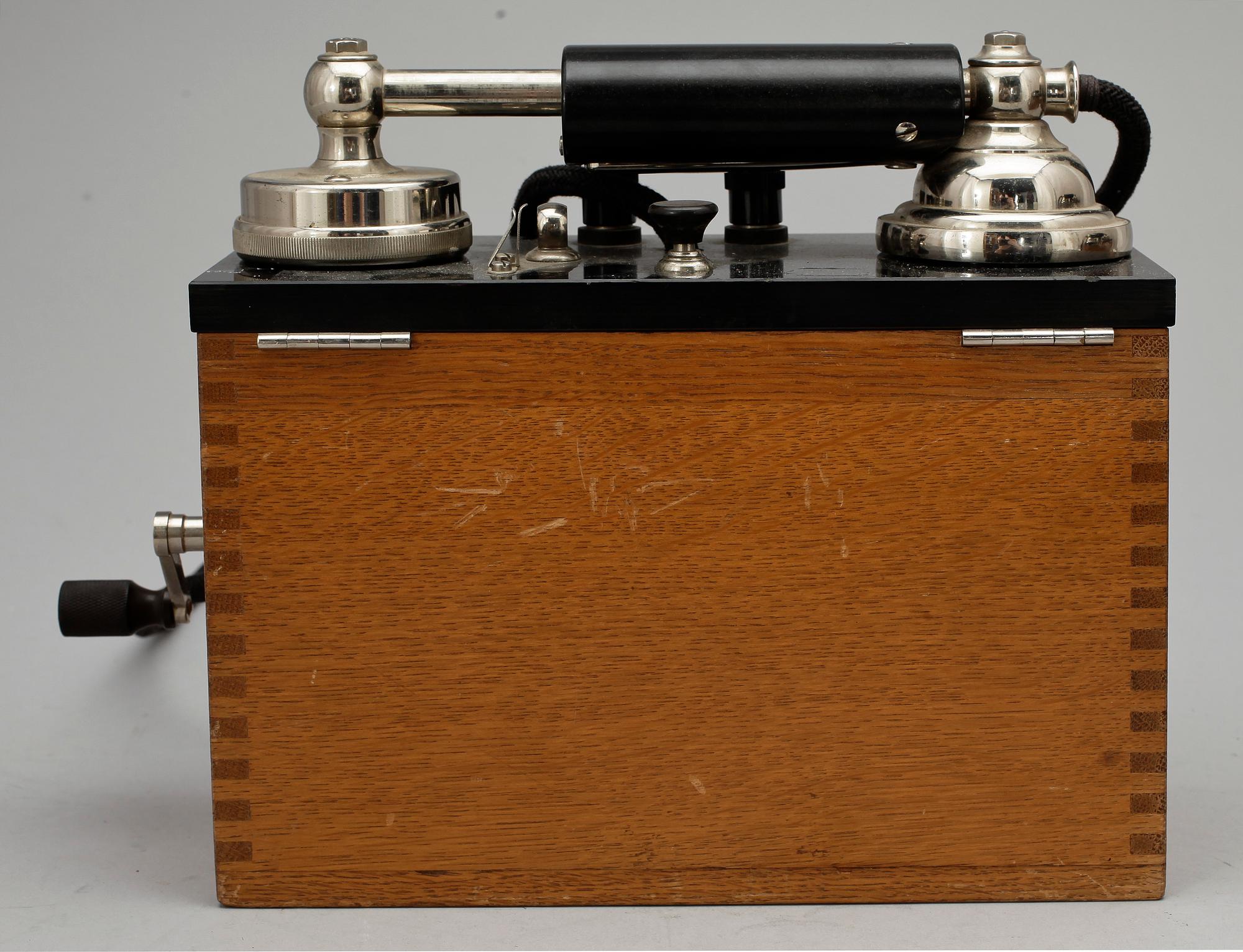 TELEFONER, 2 st, LM Ericsson, 1900-talets början.