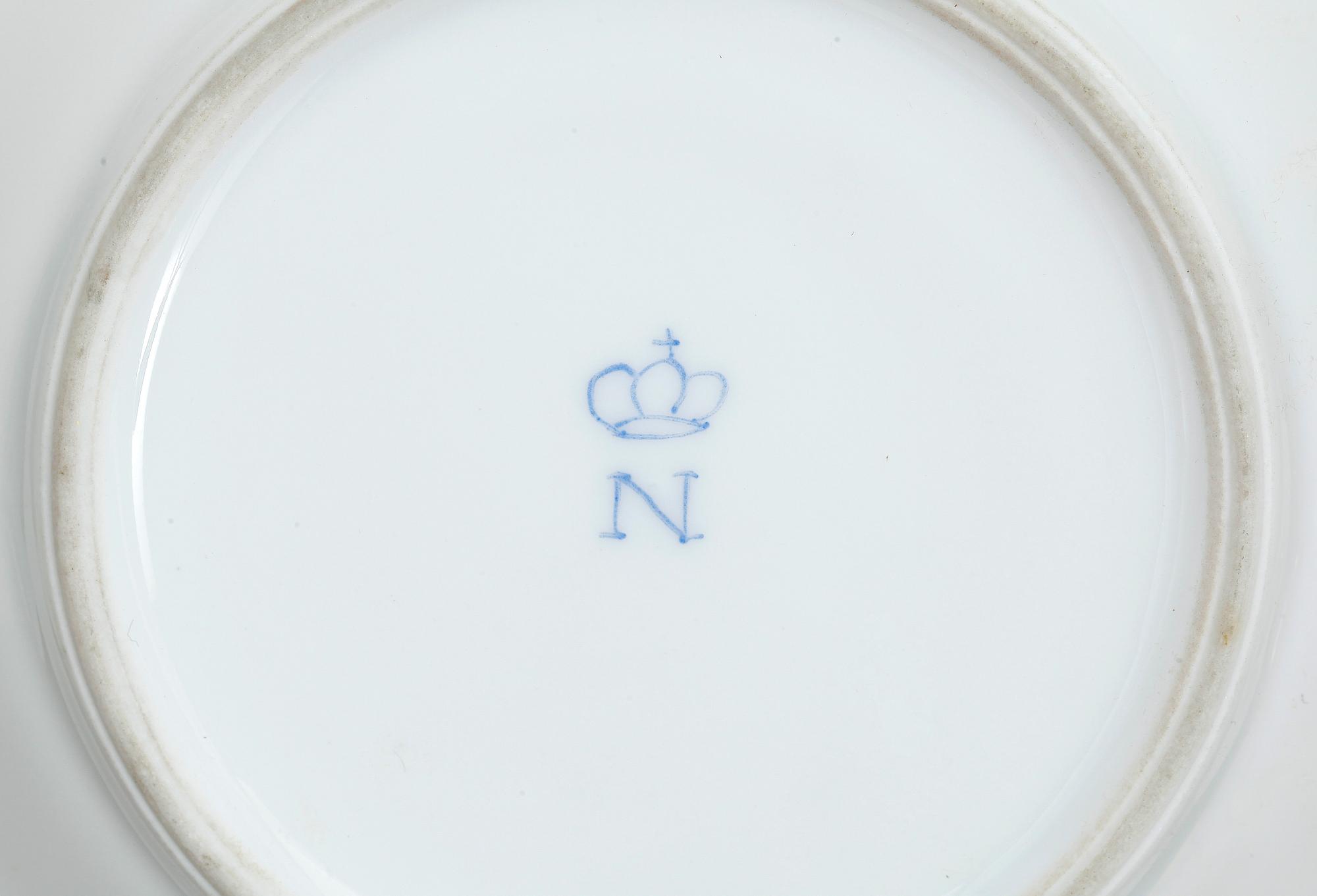 FRUKOSTSERVIS, porslin, 6 delar. Neapelliknande märke. 1900-tal.