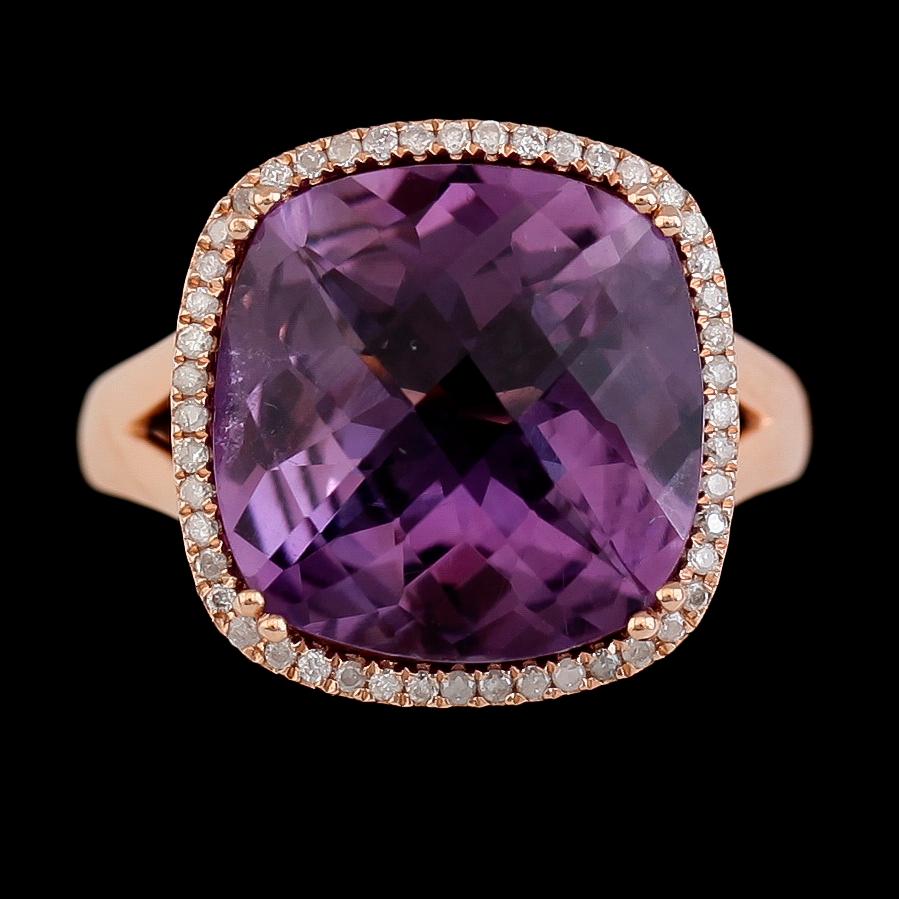 RING, 18K roséguld, ametist ca 8.14 ct samt åttkantslipade diamanter tot ca 0.20 ct. Vikt ca 6 g.
