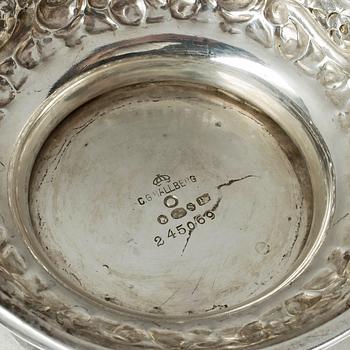 KAFFESERVIS, 3 delar, silver, CG Hallberg, 1917. Total vikt ca 1287g.
