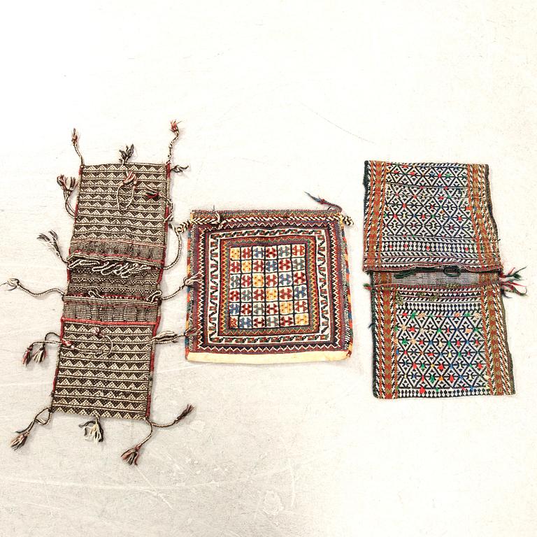 Väskor Korhjin 2 + 1 st  Kashgai och Kurdistan semiantika ca 48x49 cm, 74x42 cm och 80x30 cm (exkl tofsar).