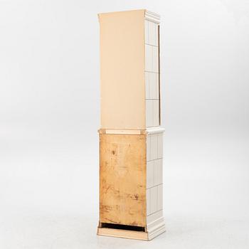 Kakelugnsskåp, omkring 2000.