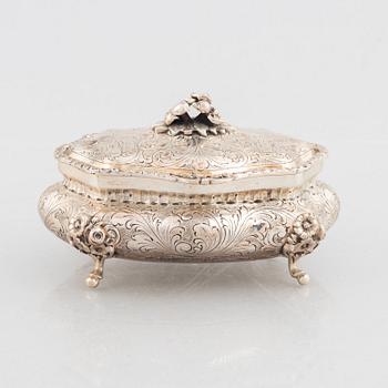 Sugar box, silver, Italy 1934-44, Swedish import mark.