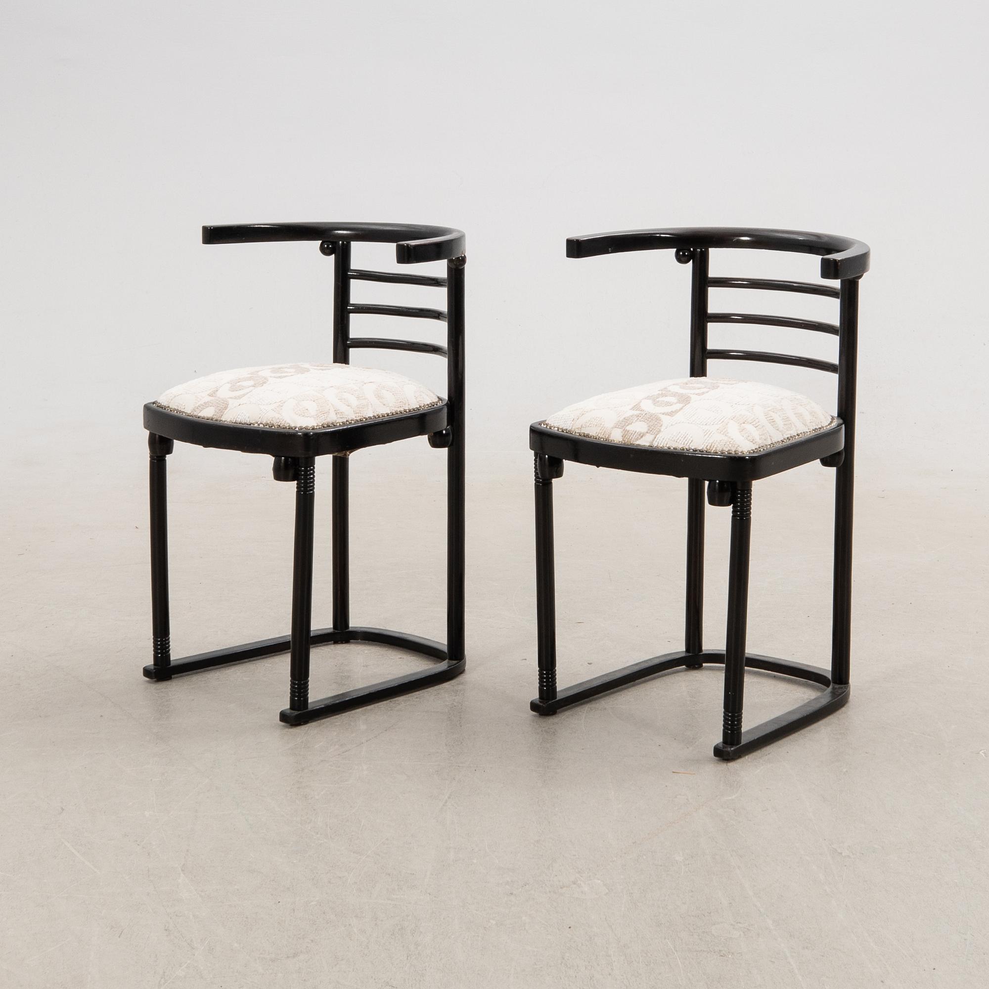 Josef Hoffmann, attributed to, Attributed armchairs, a pair from the first half of the 20th century.