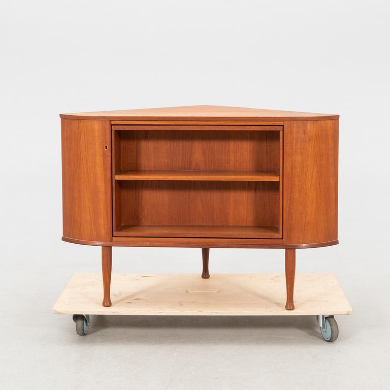 Hörnskåp 1950/60-tal.
