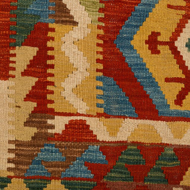 A CARPET, Kelim, ca 294 x 256 cm.