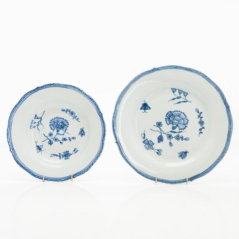 Astiaston osia, 12 osaa, posliinia, "Nejlika", IKEA, IKEA:n 1700-luvun sarjasta.