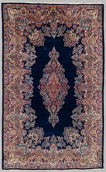 Rug, Kirman Laver, Persia, approx. 148 x 241 cm.