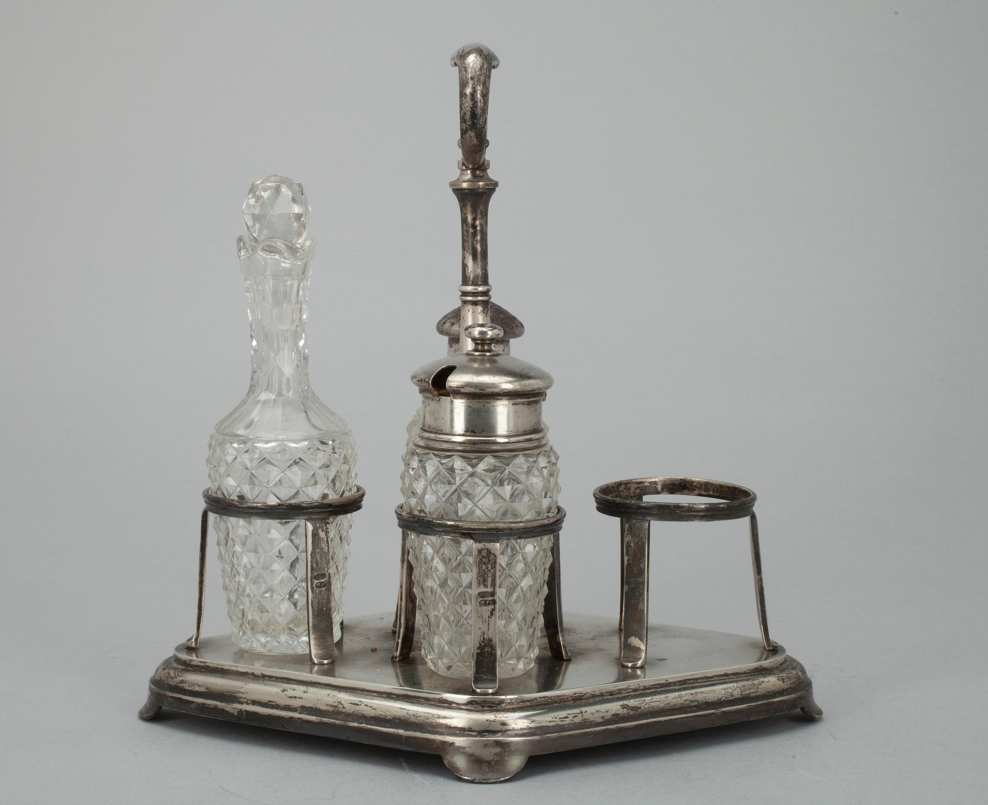 BORDSSURTOUT, silver och glas, Grachev, St. Petersburg Ryssland 1896.