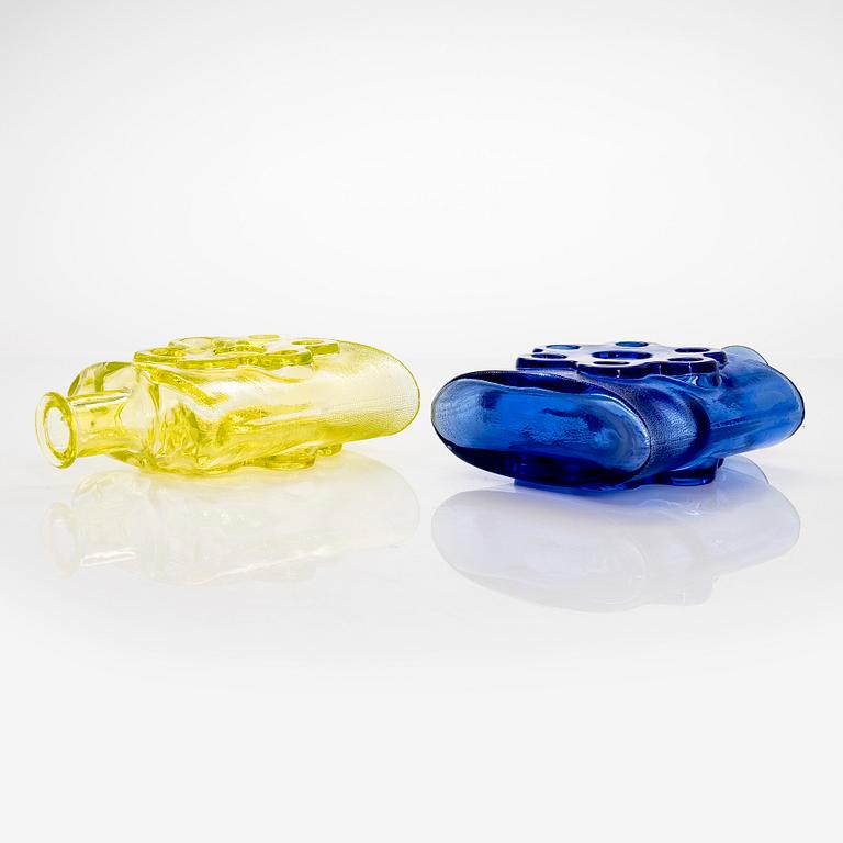 Erkkitapio Siiroinen, a set of two carafes for Riihimäki Glassworks, Finland.