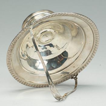 KONFEKTSKÅL, sterlingsilver, 1900-tal. Vikt 180 gram.