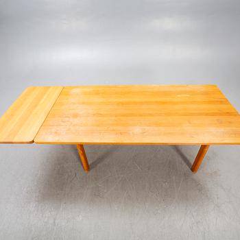 A pinewood "Asserbo" table by Børge Mogensen for Karl Andersson and Söner, second half of the 20th century.