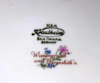 URNOR, ett par, porslin. Krautheim, Bavaria.
