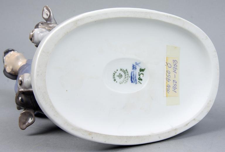 FIGURINER, 2 st, porslin, Bing & Gröndal samt Kongl. Dansk.