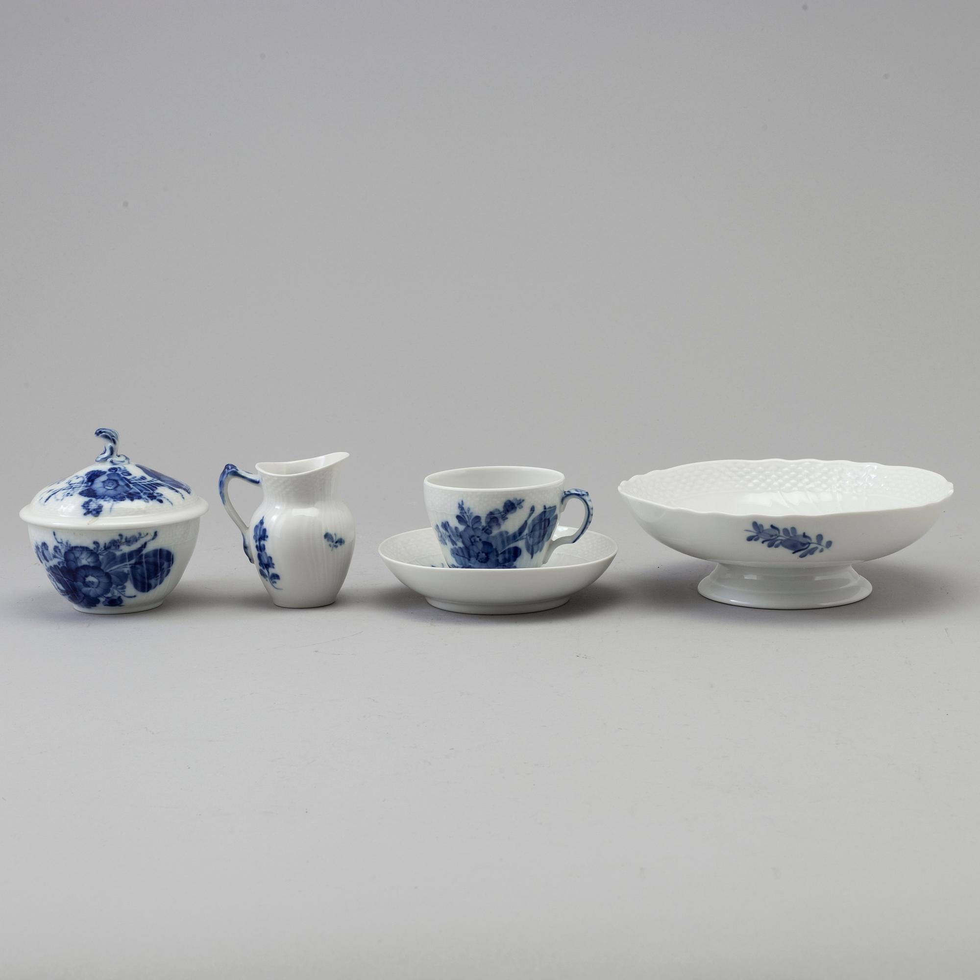 A 47 pcs porcelain service, 'Blå Blomst' Royal Copenhagen', Denmark second half of the 20th century.