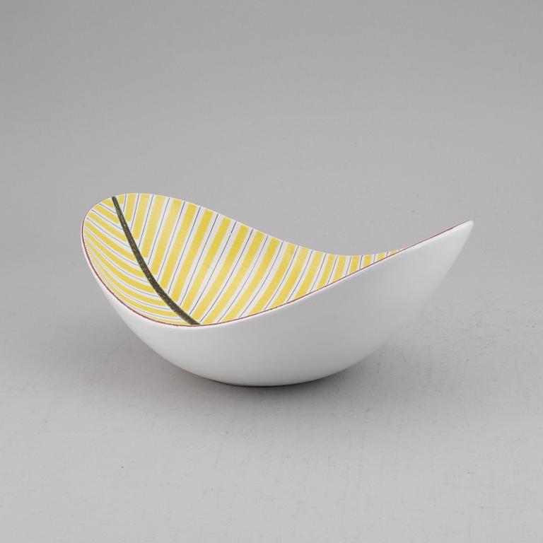 Stig Lindberg, an earthenware bowl, Gustavsberg studio.