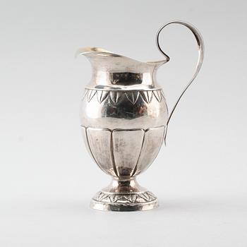 GRÄDDKANNA, silver, Erik Gustaf Stenquist, Enköping 1852. Vikt ca 170 gram.