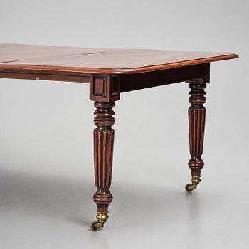 A Regency mahogany dining table, first part 19th century.