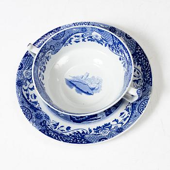 A 42-piece 'Spode's Italian' dinner service, England, mid-20th century - 21st century.