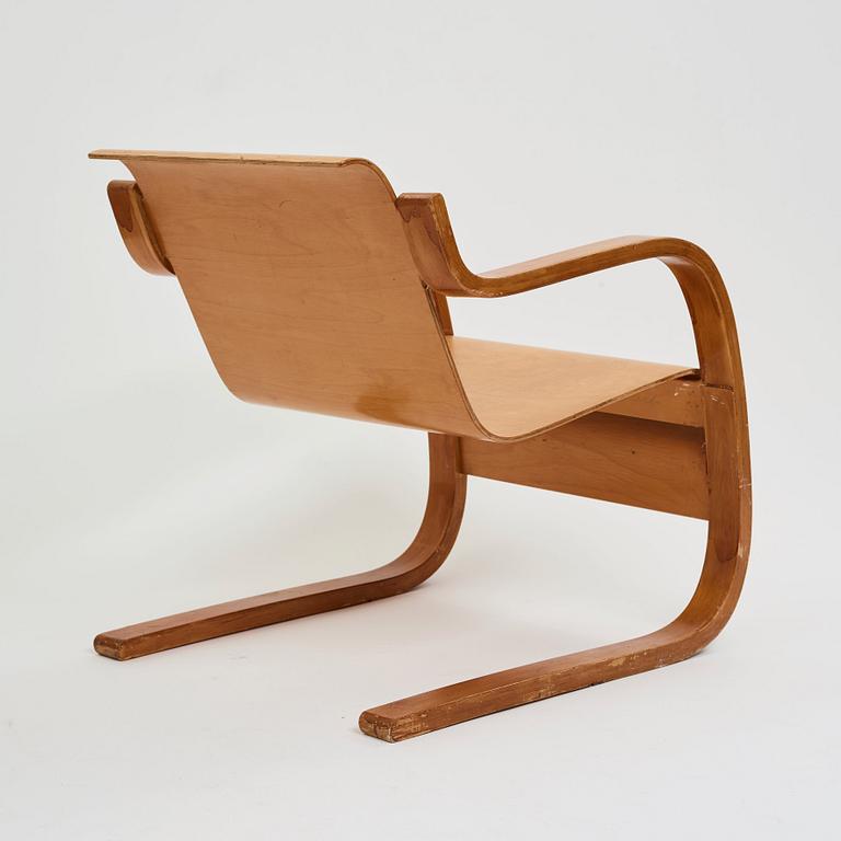 Alvar Aalto, a model nr 31 armchair by O.y Huonekalu-ja Rakennustyötehdas for Artek, Finland.