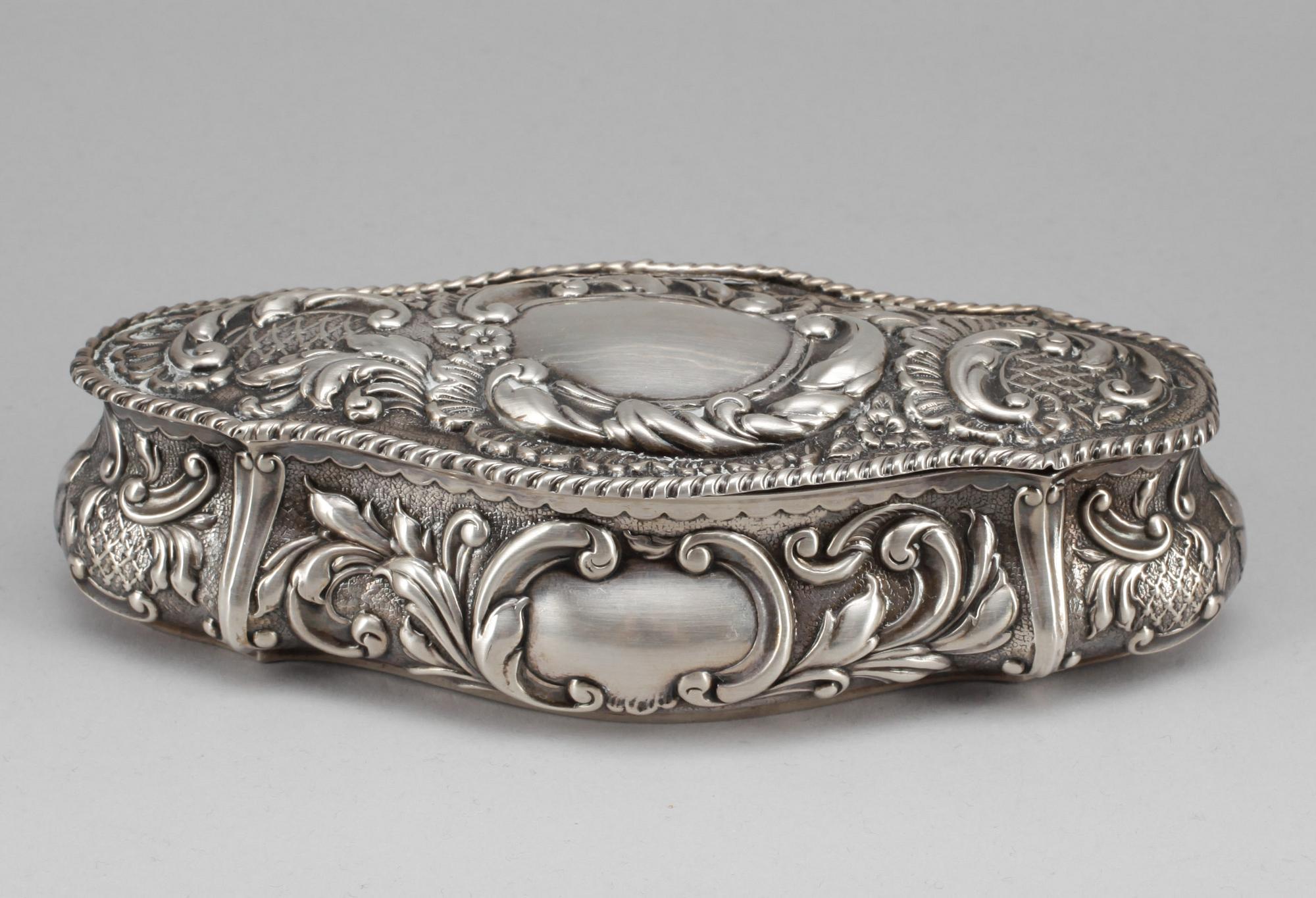 PARTI SILVER, 4 delar, England. 1800-tal. Total vikt ca 518 g.