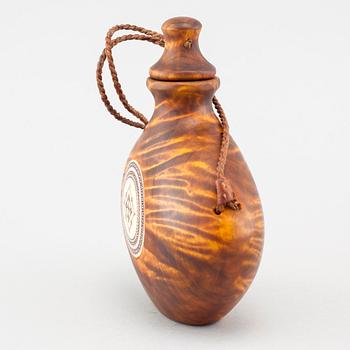 A flask by Torsten Fankki, signed.