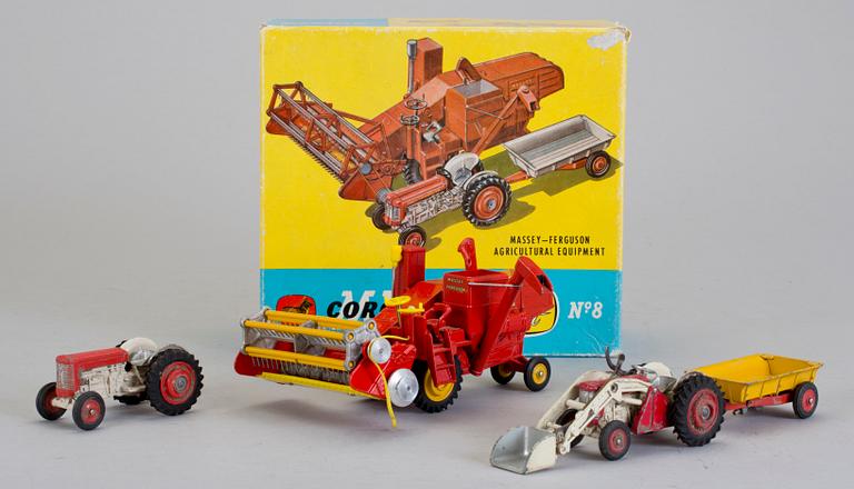 PARTI LEKSAKER, 17 delar, bland annat Dinky Supertoys. 1950/60-tal.