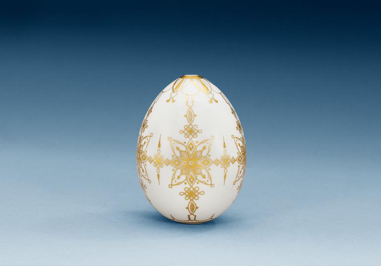 A Russian porcelain egg, end of 19th Century.