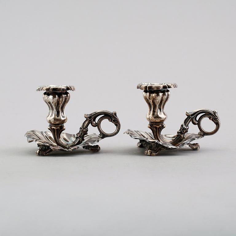 NATTLJUSSTAKAR, 1 par, silver, Frans Holm, Vadstena 1858. Vikt ca 226 gram.