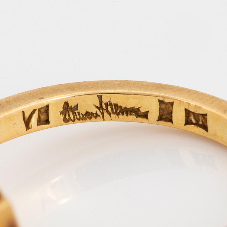 Wiwen Nilsson, an 18K gold ring with a facet cut rock crystal, Lund, Sweden 1944.