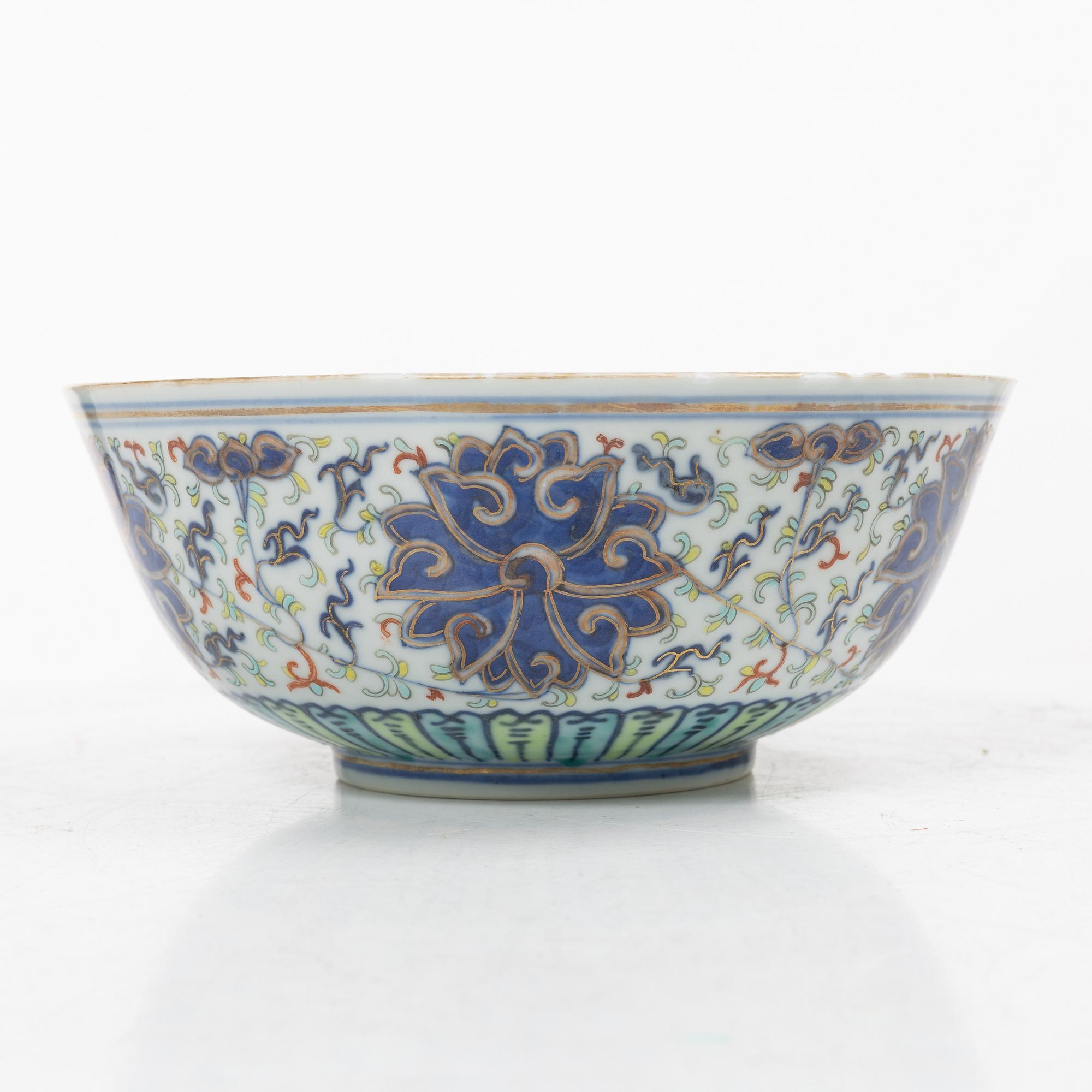 Skål, porslin, Kina, med Guanxus märke och period (1871-1909).