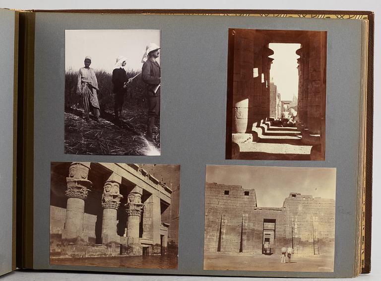 FOTOALBUM,   MEDELHAVSKRYSSNING 1905-06 MED KORVETTEN FREJA.